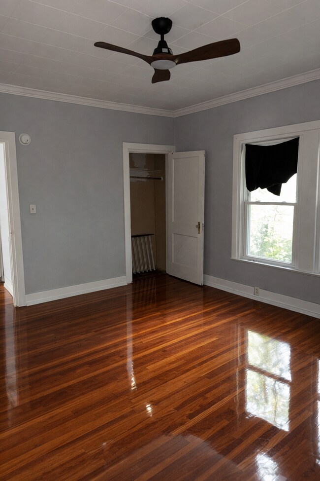 Foto del edificio - 2218 Yancey Ave