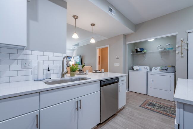 Newly Renovated Kitchen and In-Home Laundry - Hilliard Grand Apartments