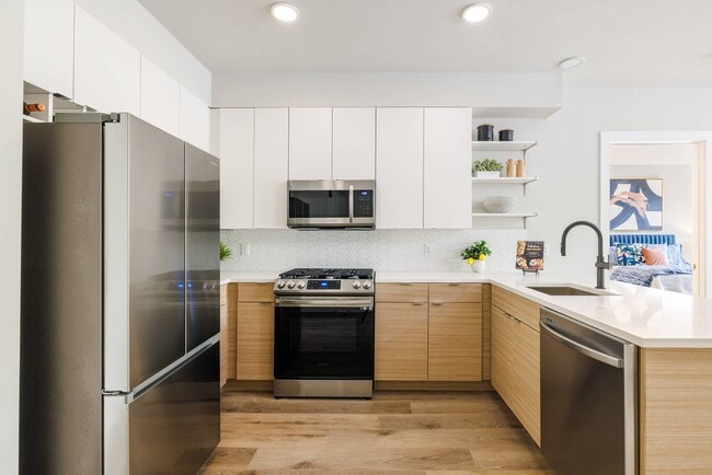 Building Photo - Hedges at Hawthorne