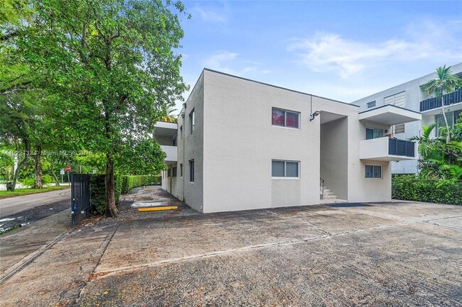 Foto del edificio - 12101 NE 6th Ave