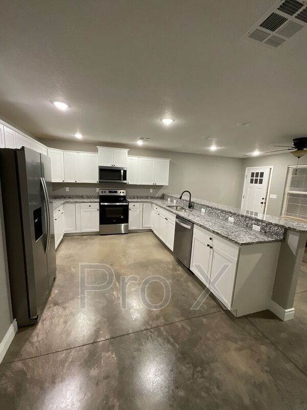 Building Photo - 333 4th St