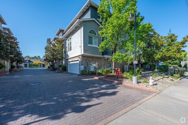 Building Photo - Blairwood Condominiums