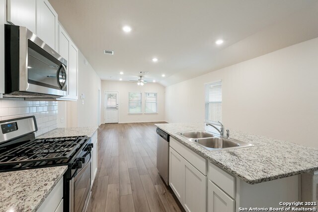 Building Photo - 3920 Claystone Canyon
