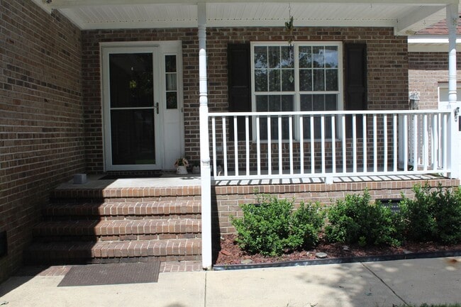 Foto del edificio - 420 Hunters Creek Dr