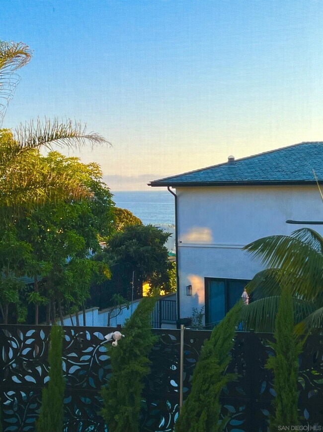 Building Photo - 5726 La Jolla Blvd