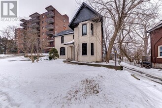 Building Photo - 167 Collier St
