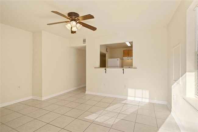 Building Photo - 3029 Bienville St