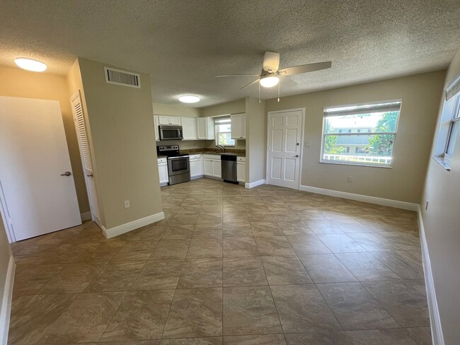 Building Photo - ANNUAL RENTAL - POINCIANA - 1 BED/1 BATH