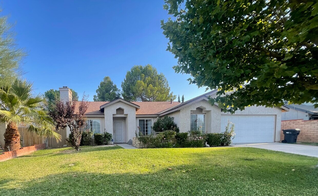 Foto principal - 3736 Eclipse Dr