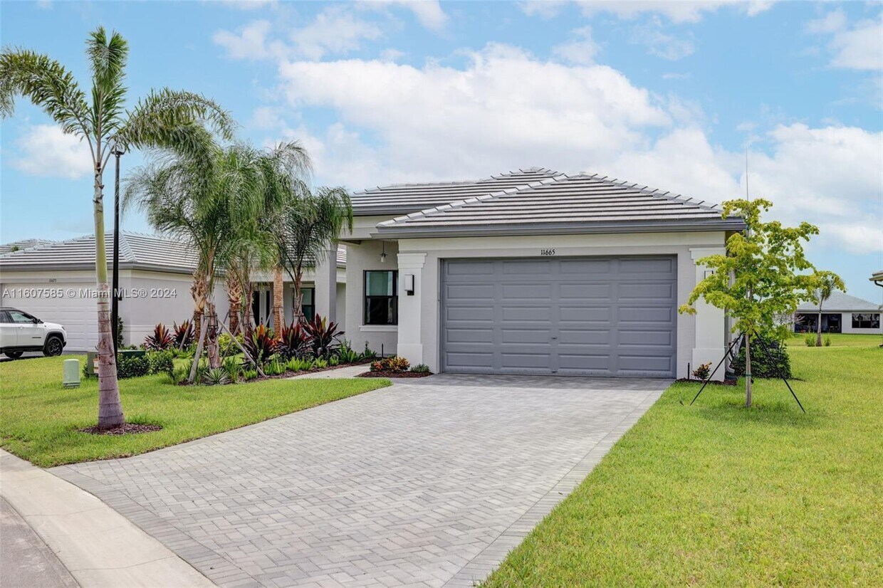 Foto principal - 11665 SW Marine Wy