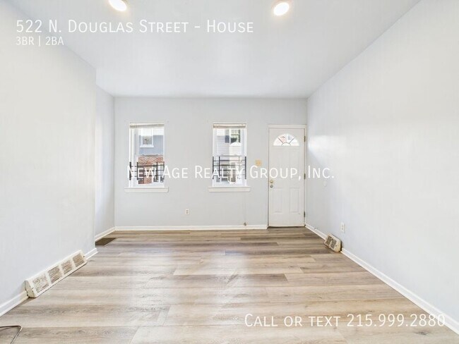 Foto del edificio - 522 N Douglas St