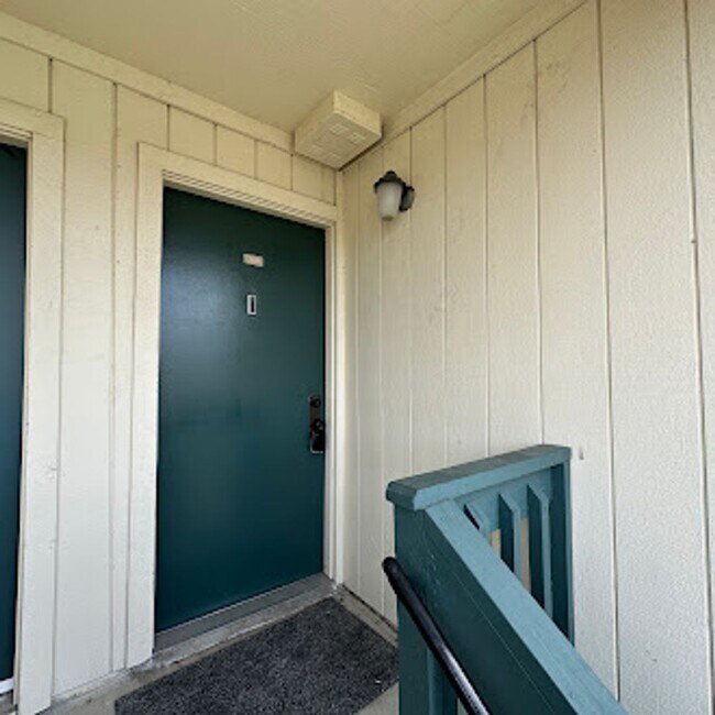 Foto del edificio - Charming One Bedroom, Upstairs Unit!