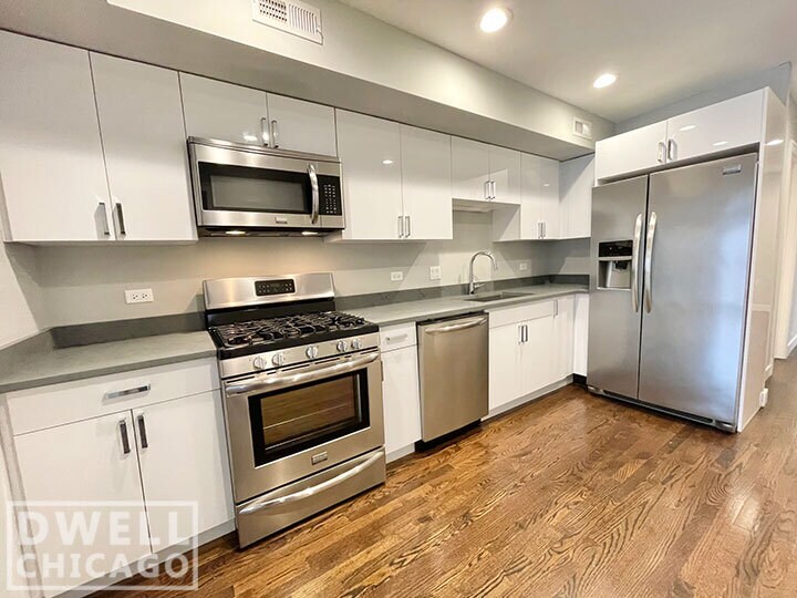 Primary Photo - 1356 N Cleveland Ave