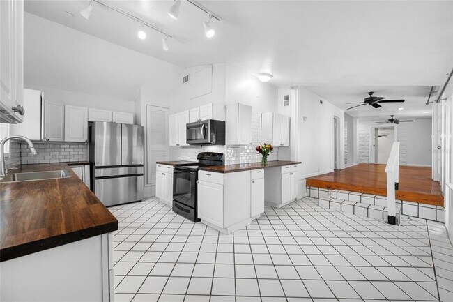 Foto del edificio - 492 6th Ave N