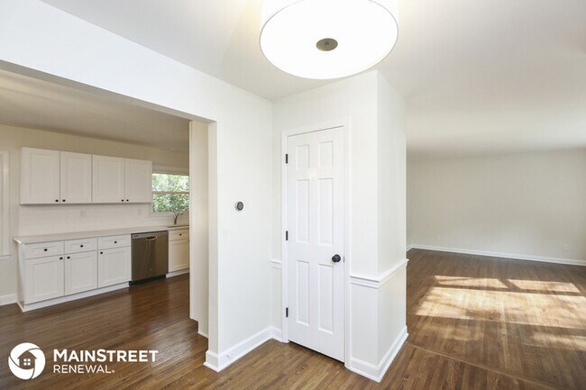 Foto del edificio - 1317 Braeburn Rd
