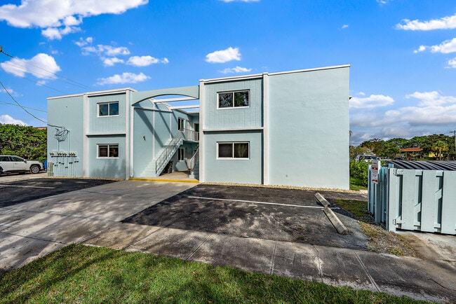 Building Photo - 401 Southwind Dr