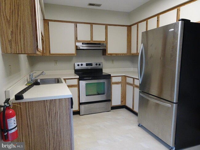 Foto del edificio - 503 Essex Ct