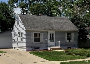 Building Photo - 146 18th St SW