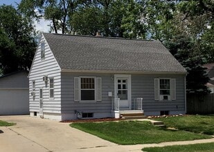 Building Photo - 146 18th St SW