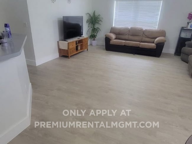 Photo - Corner of Curry Ford and Goldenrod 3 bedroom 2 baths and one car garage House