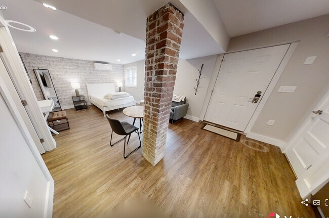 Building Photo - 65 Beech Glen St