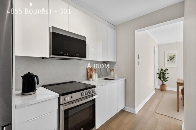 Photo du bâtiment - 4855 Av Bourret