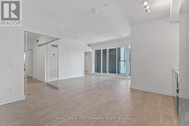 Photo du bâtiment - 543 Richmond St W