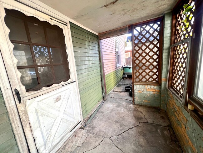 Building Photo - 502 3rd St