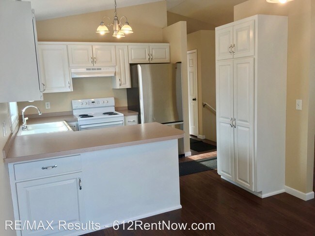 Building Photo - 4 br, 2 bath House - 1014 13th Avenue S