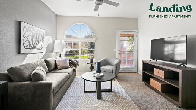 Building Photo - 10700 N La Reserve Dr