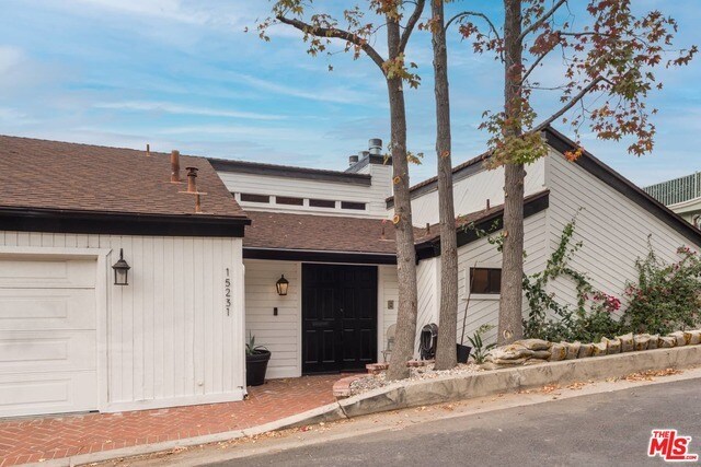 Foto del edificio - 15231 Rayneta Dr