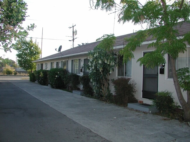 Building Photo - 2899 Alma St