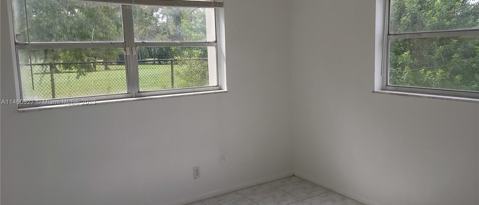 Foto principal - 8060 Fairview Dr