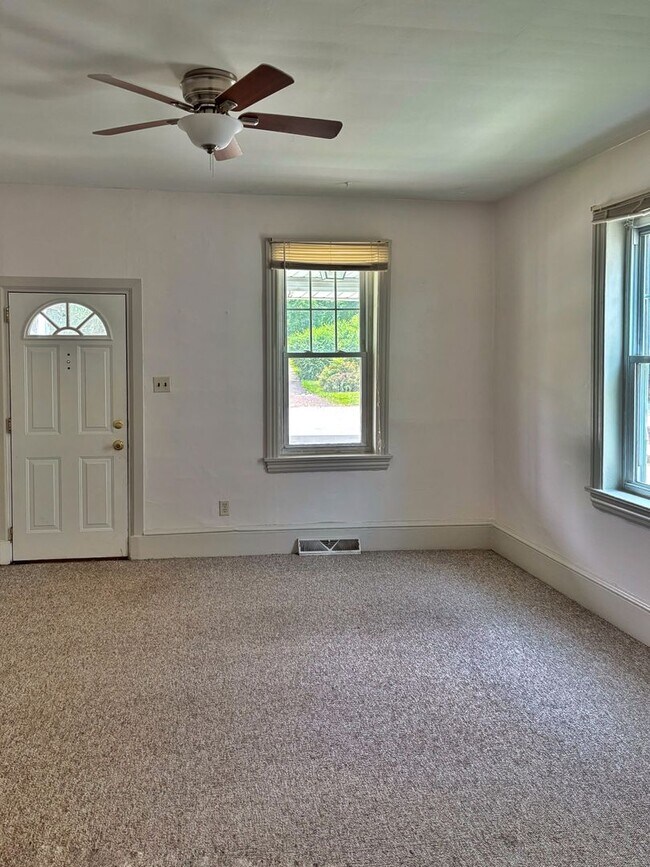 Foto del edificio - 3 bed 1.5 bathroom apartment in Harleysvil...