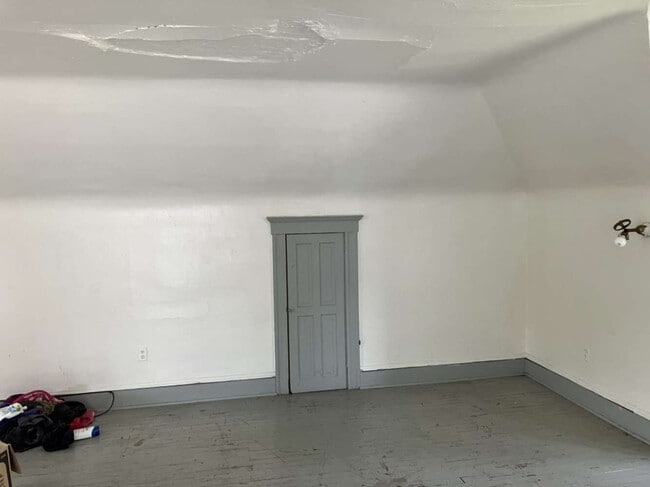 Building Photo - "4-Bed Home with spacious rooms in Wilkes Barre!"