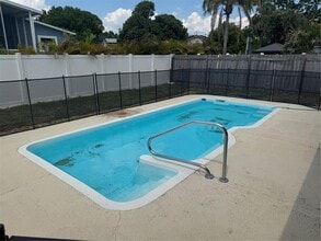 Building Photo - 8601 Rue Chateaux Dr