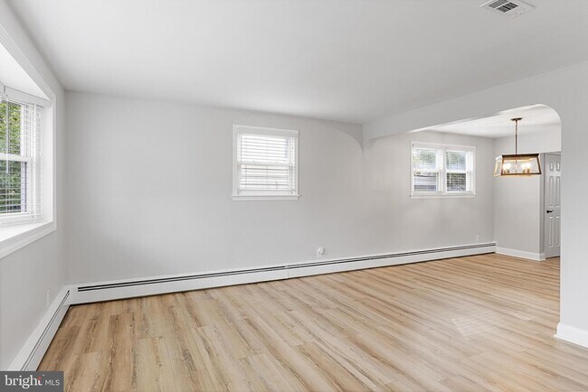 Foto del edificio - 347 Ardmore Ave