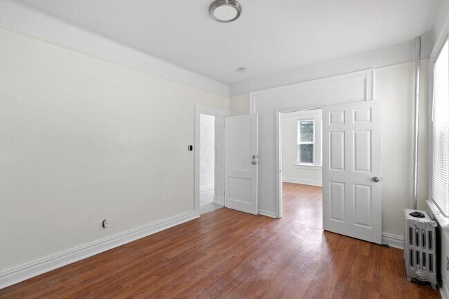 Building Photo - 725 Garfield Ave