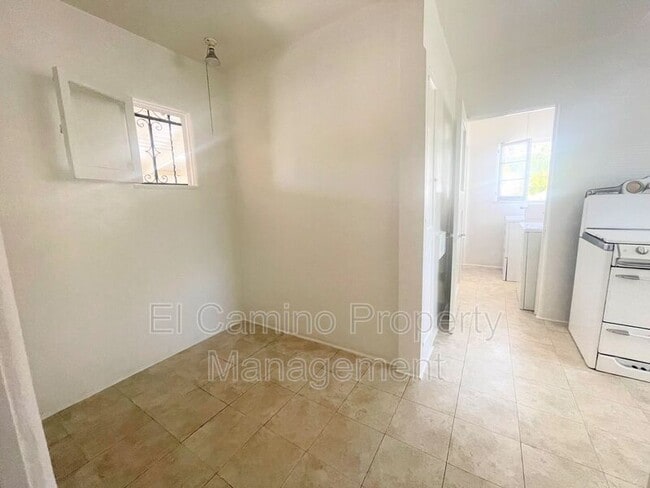 Foto del edificio - 5756 Pickering Ave