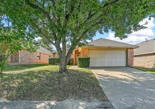 Building Photo - 9229 Chesapeake Ln