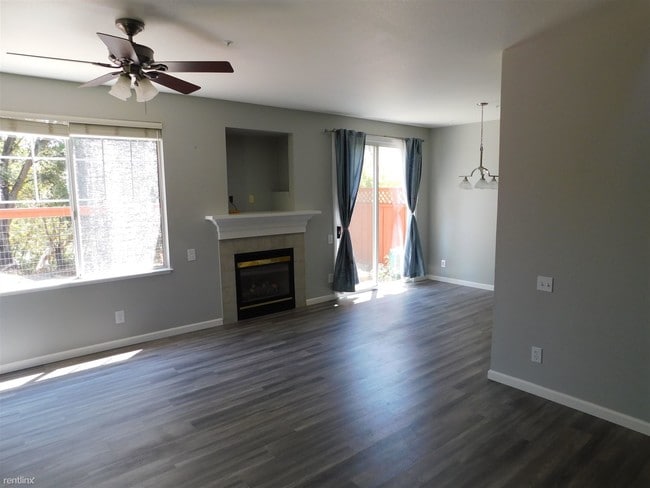 Building Photo - 4 br, 2.5 bath Condo - 5 Canyons