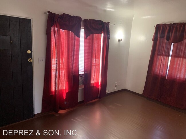 Foto del edificio - 3877-3877 1/2 1st St