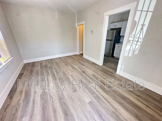 Foto del edificio - 2032 W Adams St
