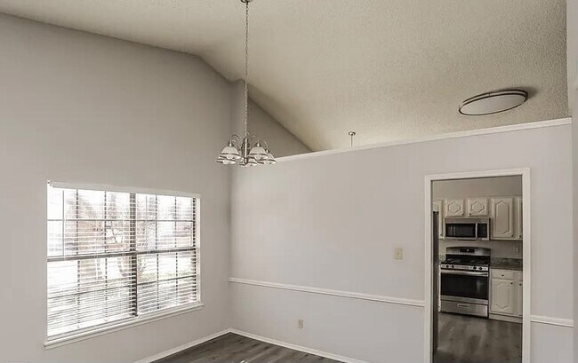 Building Photo - 117 Wildwood Dr