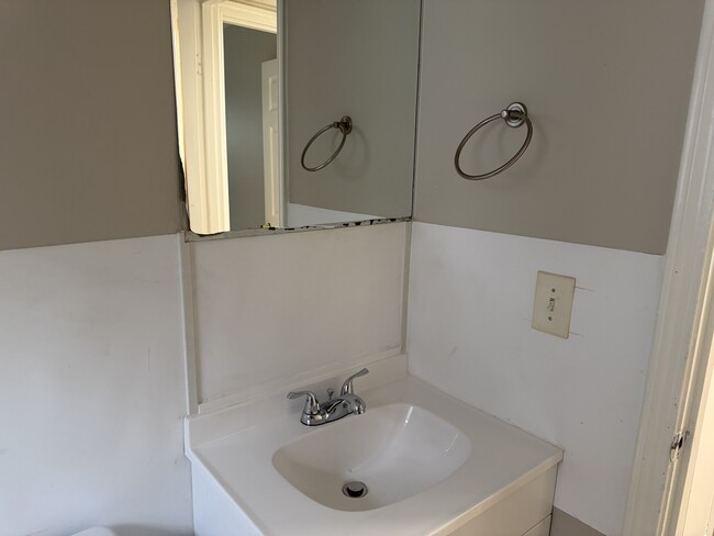 Bathroom - 1515 Steadmantown Ln