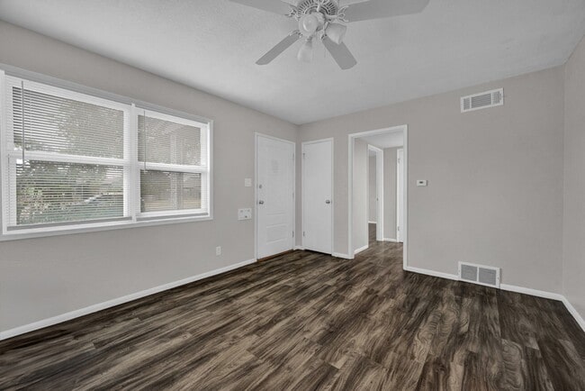 Building Photo - 2814 Duncan Dr