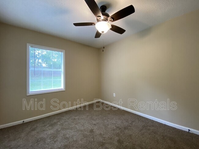 Building Photo - 6602 Stagecoach Rd