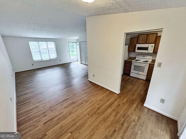 Building Photo - 100 Roswell Farms Ct