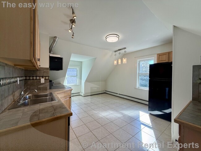 Building Photo - 8 Marbury Terrace