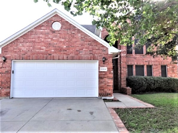 Foto principal - 8304 Woodland Way